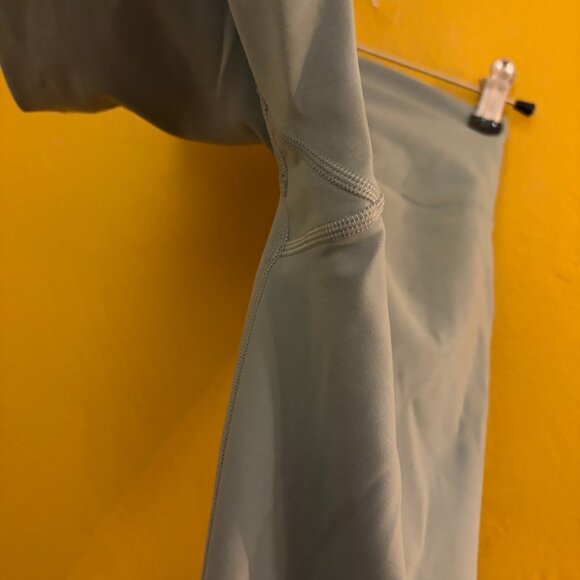 Lululemon Align High-Rise Leggings 22” - Grey Eucalyptus - Size 2 - Like New - Picture 2 of 4